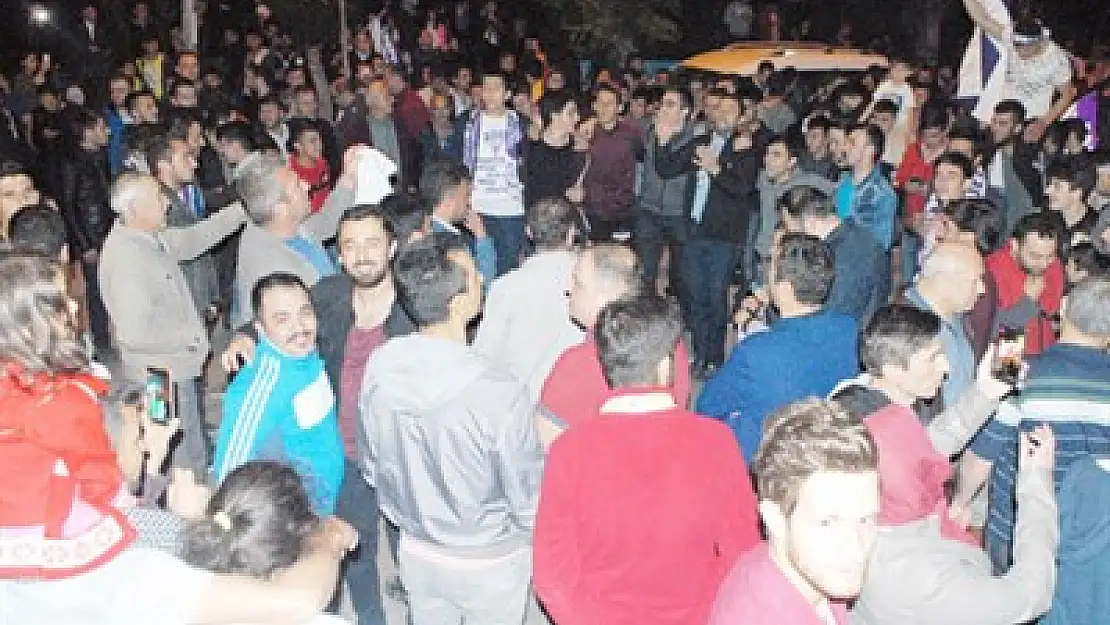 Anıt Park'ta kutlama yapıldı