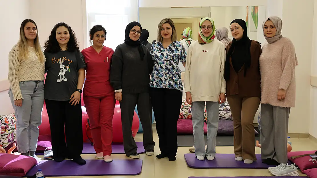 Anne Adayları, Gebe Okulunda Doğuma Hazırlanıyor