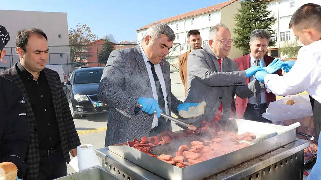 Ara Tatilde Öğrenciler Mangalda Buluştu