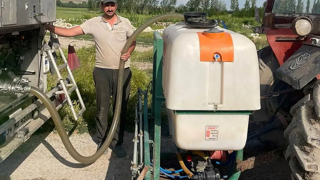 Aslanapa'da meralara sıvı gübre ve hümik asit uygulaması