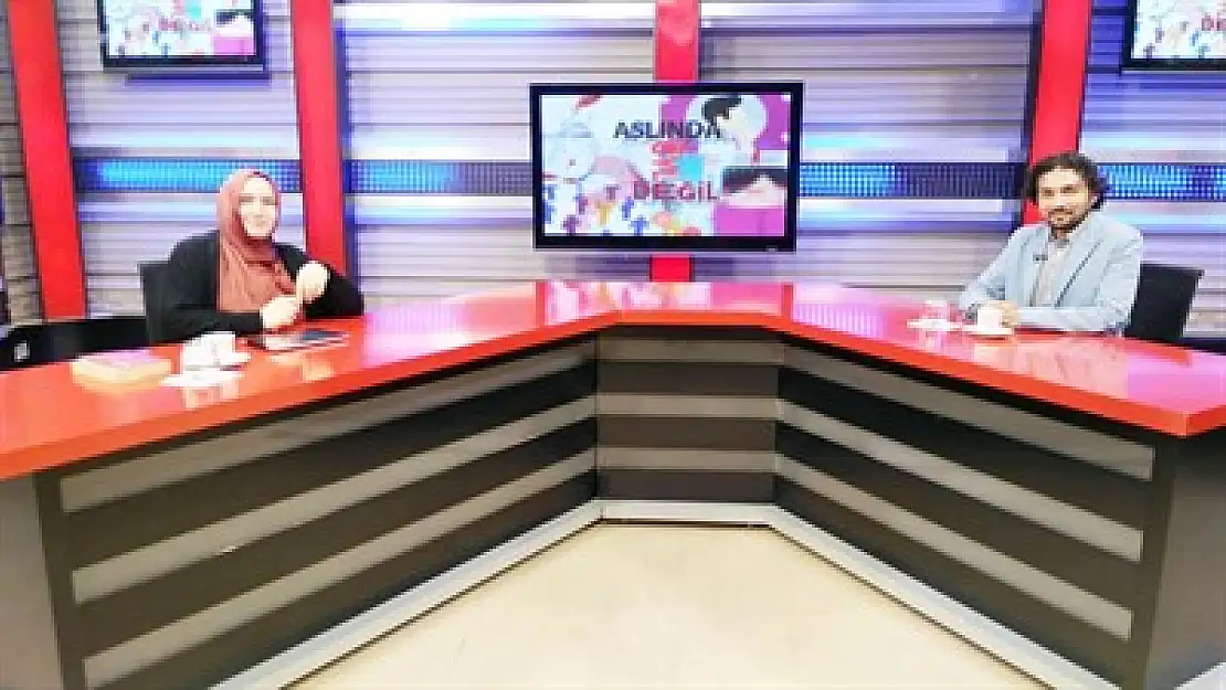 “Aslında Öyle Değil” Kanal3 ekranlarında başlıyor