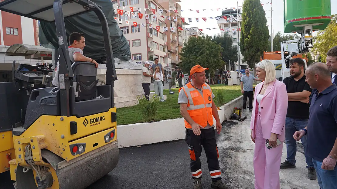 Atatürk Heykeli Ve Refüj Düzenlemesi Yapıldı