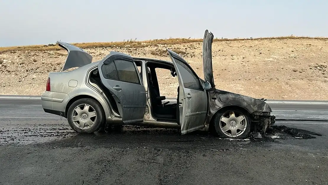 Bakımdan çıkan araç yarım saat sonra seyir halindeyken yandı