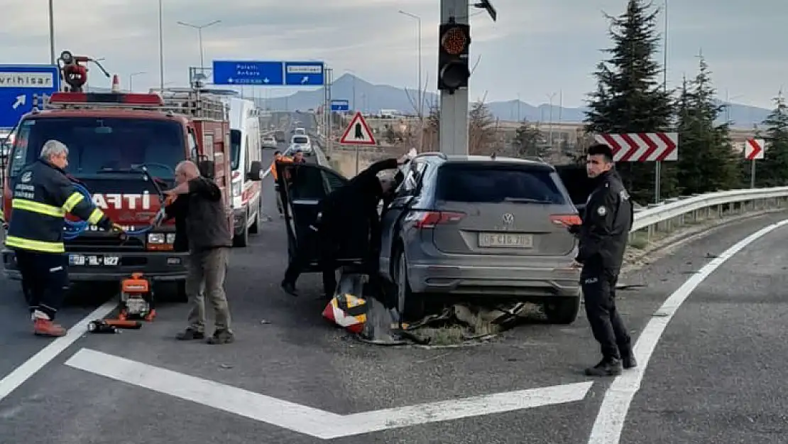 Bariyerlere Saplanan Otomobilin Sürücüsü Feci Şekilde Can Verdi