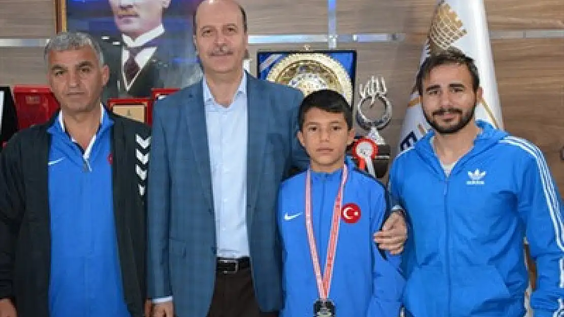 Başarılı sporcudan Bozkurt'a teşekkür – Kocatepe Gazetesi