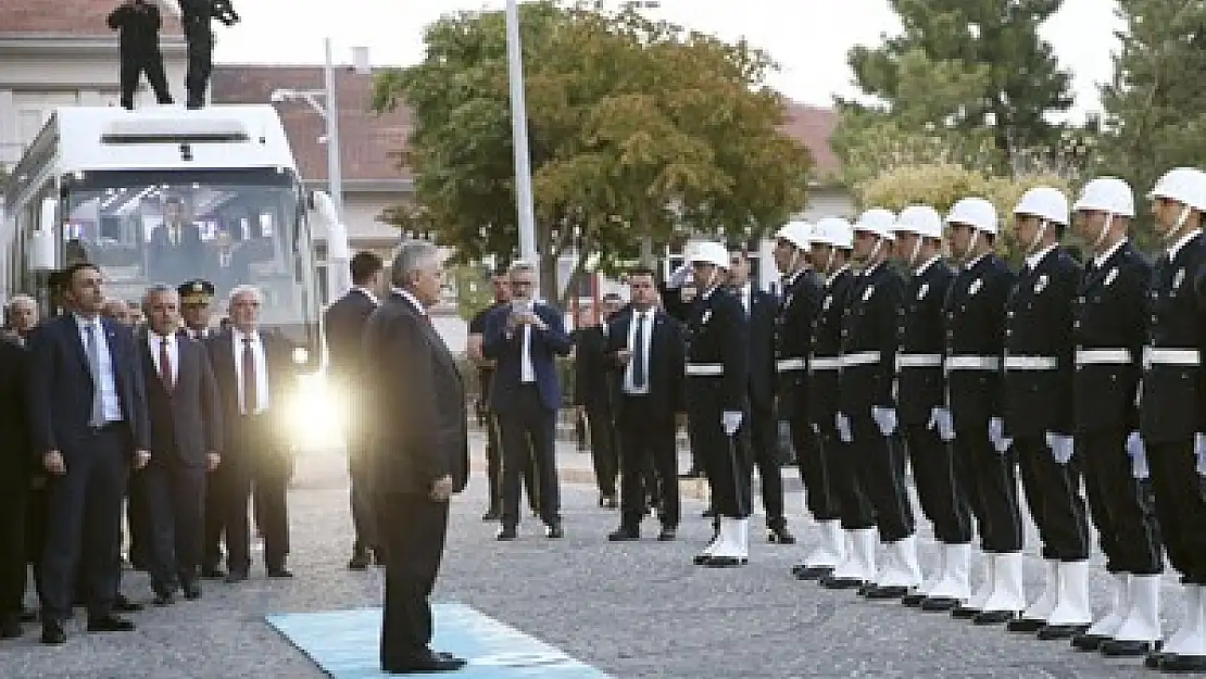 Başbakan Yıldırım Valilik'i ziyaret etti