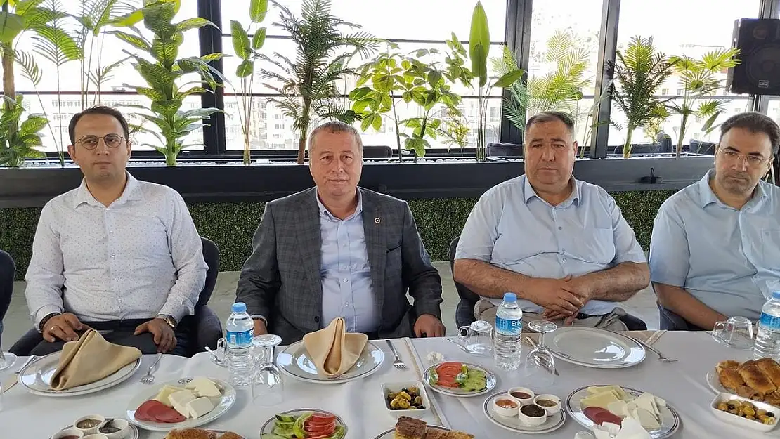  'Basın dolaylı sansür altına alınıyor'