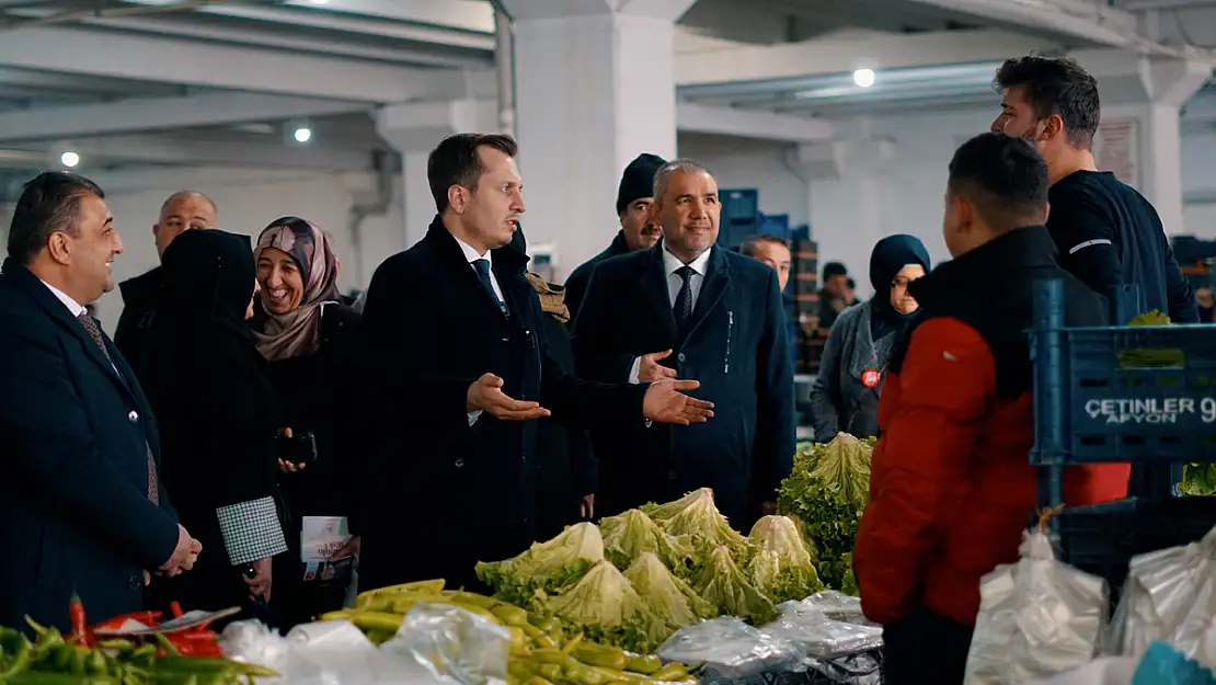 Başkan Adayı Karataş, Pazarda Çorba Dağıttı