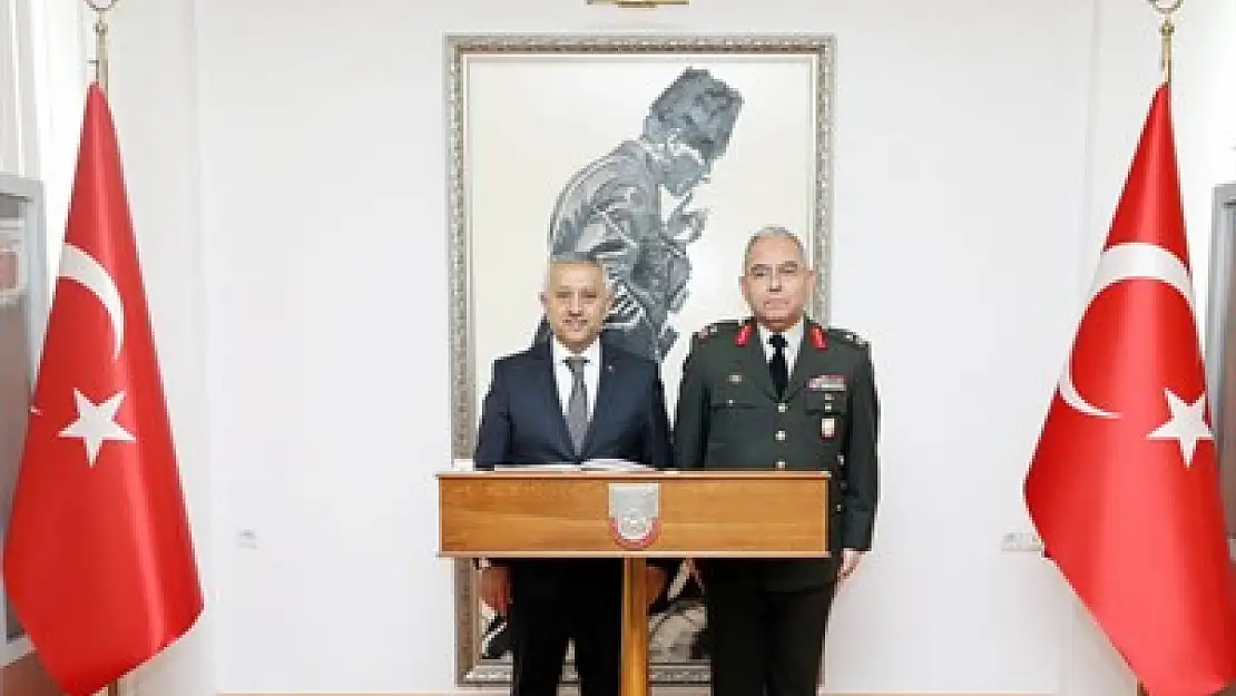 Başkan Zeybek, Tuğgeneral Şan’ı ziyaret etti