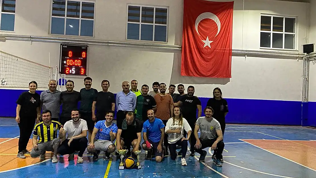 Başmakçı'da Voleybol Rüzgârı Esti