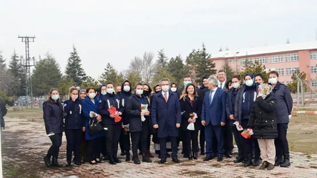 Başsavcılık 8 Mart'ta kadın personelleri unutmadı