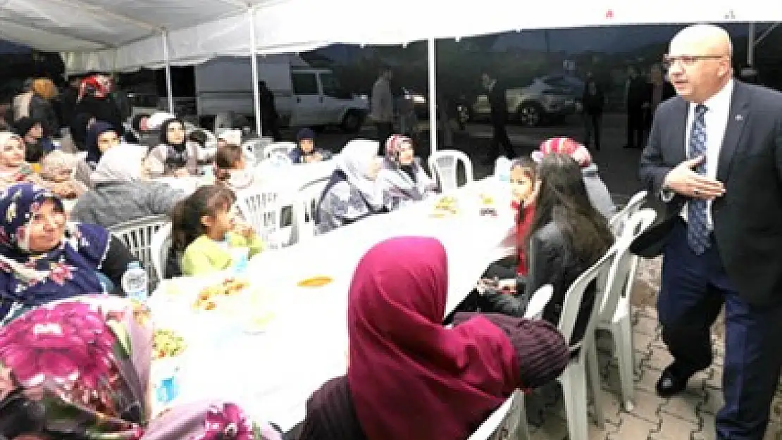 Belediye iftar sofrasını Kışlacık’da kurdu