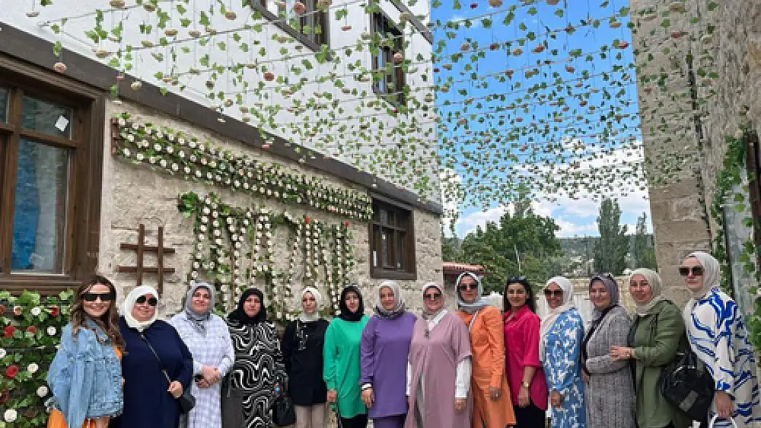 Belediye yöneticilerinin eşleri Ayazini’ni keşfetti