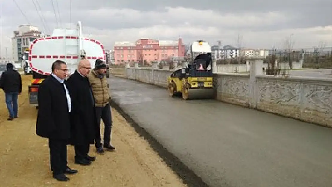 Belediye’nin ilk beton yolu Uydukent’te