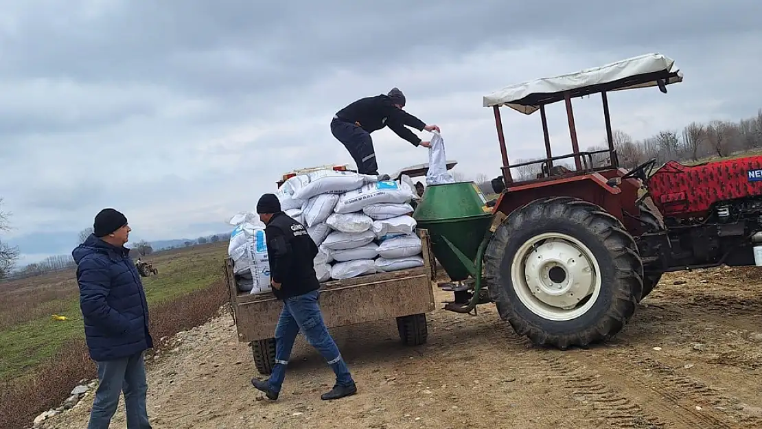 Bin Dekar Mera Alanında Gübreleme Çalışması