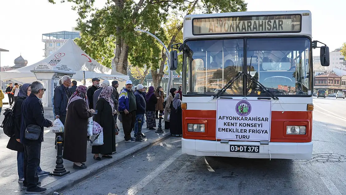 Bin Emekli Frig'i Keşfediyor