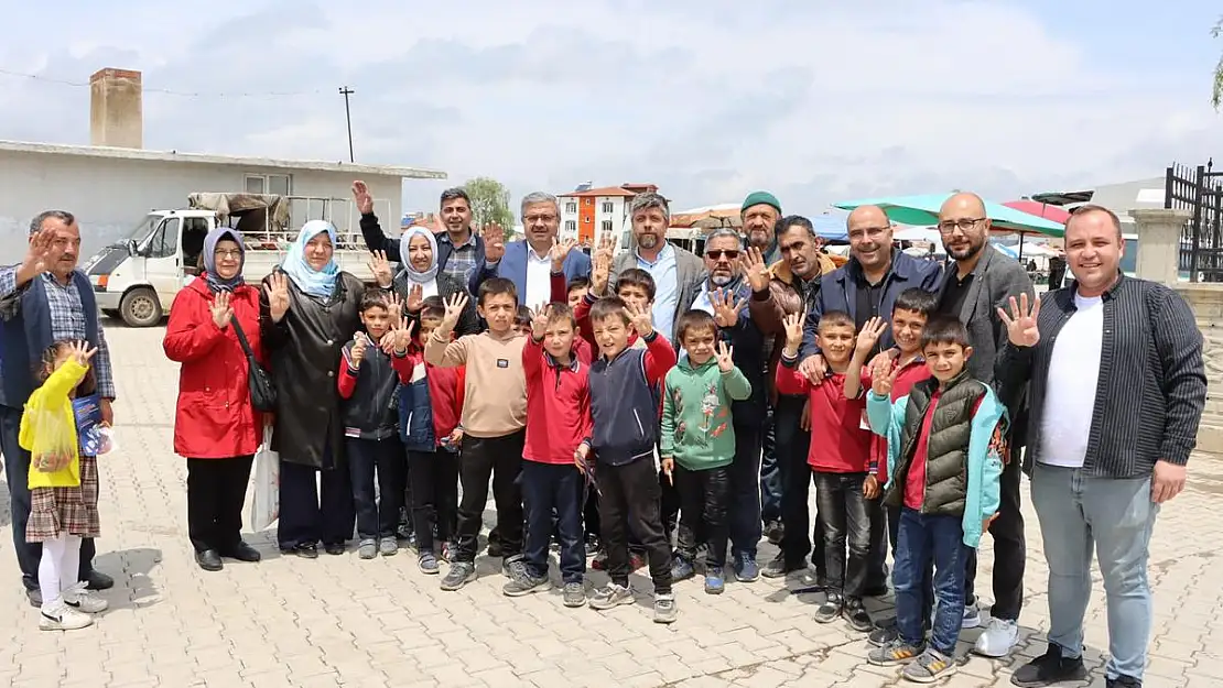 “Biz demokrasi çığırtkanlığı yapmayız”