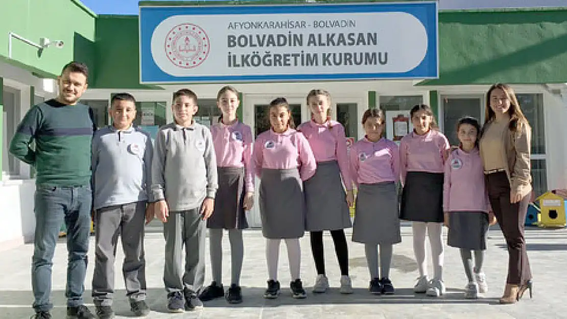 Bolvadin Alkasan  dünyada 250 okul arasında