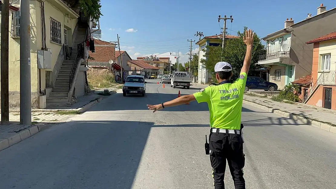 Bolvadin polisinden sürücülere yönelik trafik denetimi