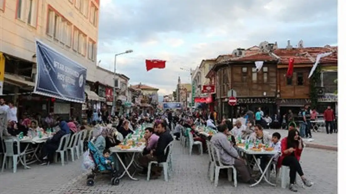 Bolvadinliler sokak iftarında buluştu – Kocatepe Gazetesi