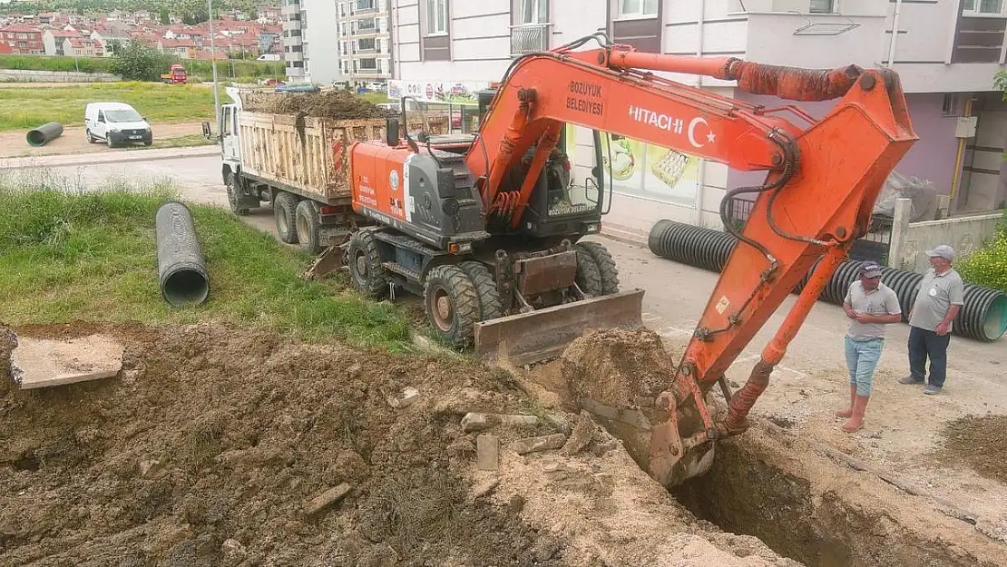 Bozüyük'te alt yapı çalışmaları devam ediyor