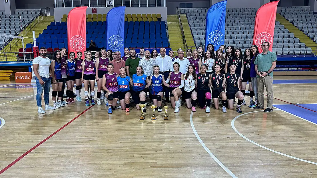 Büyükler Kulüp Voleybol Müsabakaları Tamamlandı