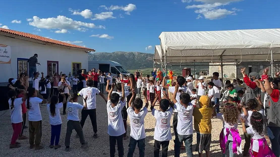 Çadırkentte çocuk işçiliğinin önlenmesi amacıyla Sosyal Destek Merkezi açıldı