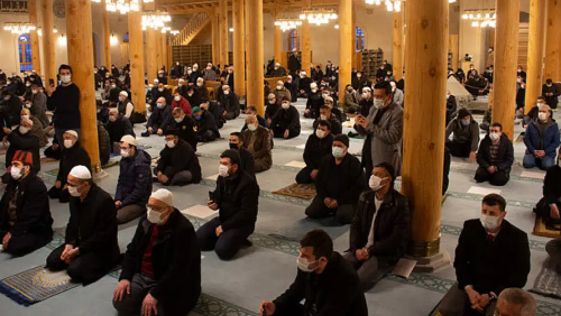 Çanakkale Şehitleri,  Paşa Camii’nde dualarla yâd edildi