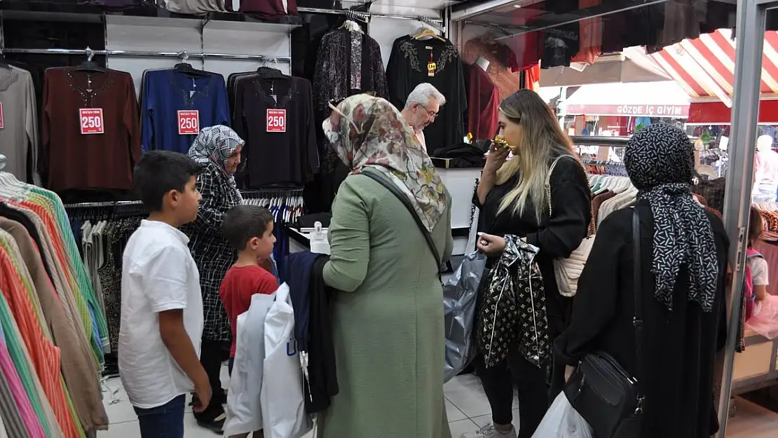 Çarşı esnafı bölgedeki hırsızlık olaylarından şikayetçi