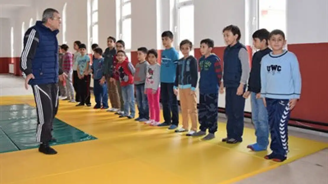 Çay'da ücretsiz Judo Kursu açıldı