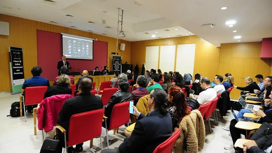 Çevrimiçi gözetimli sınavlar uluslararası seminerde konuşuldu