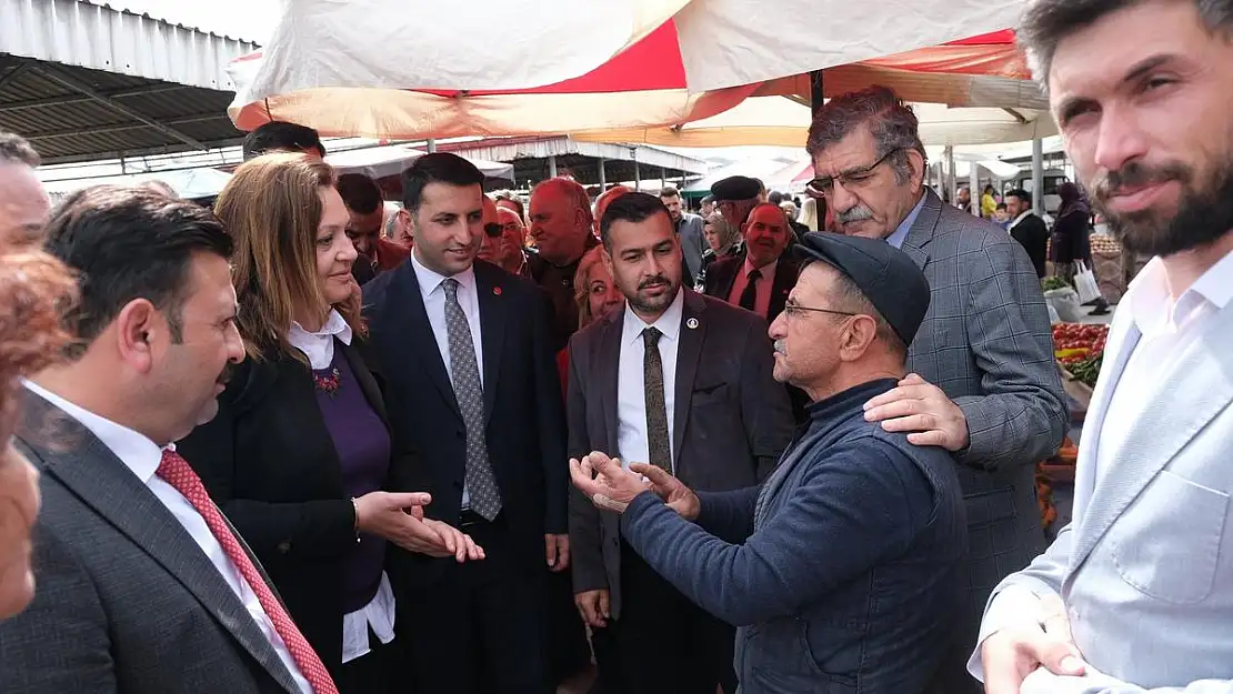 CHP adayları vatandaşın arasında