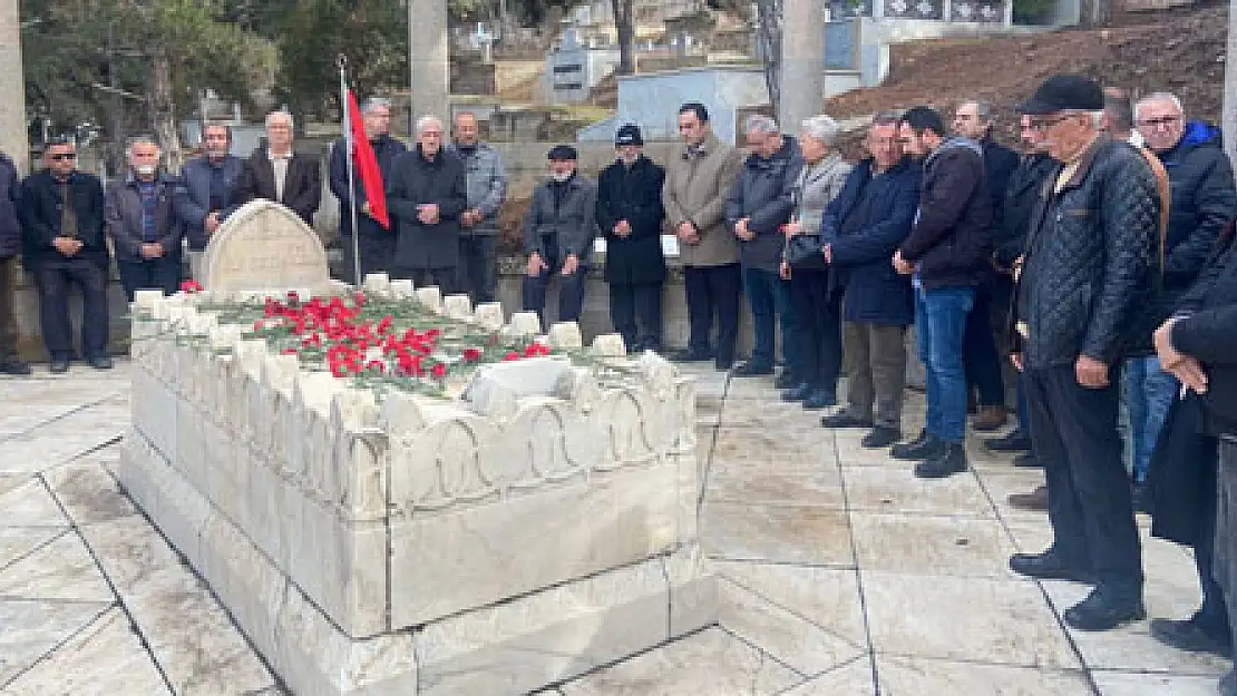 CHP, Çetinkaya'yı kabri başında andı