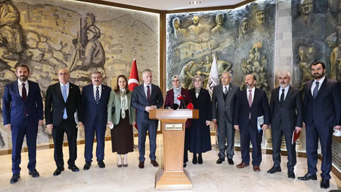 'Çocuklarımızın yüksek standartla büyümesi için çalışıyoruz'