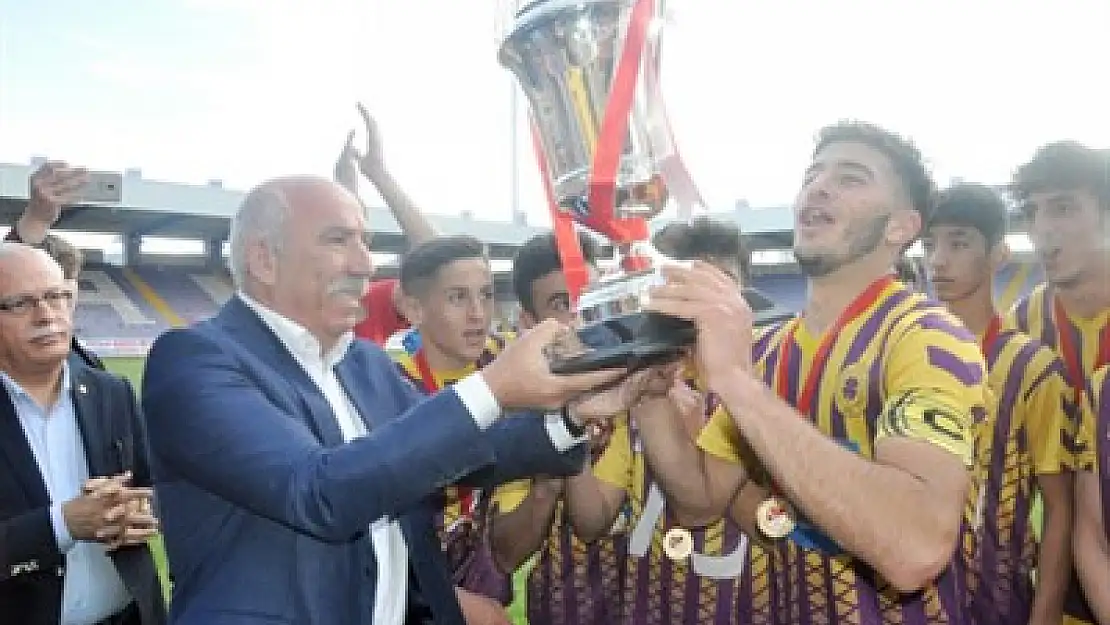 Çubukluspor, U-17 Türkiye Şampiyonu – Kocatepe Gazetesi