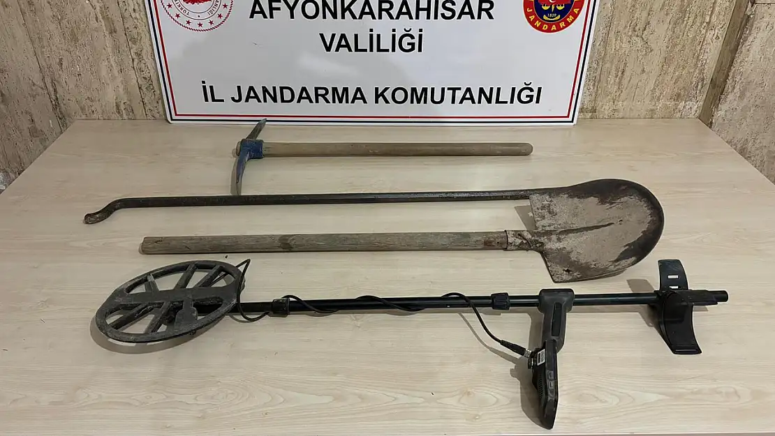 Defineciler Jandarma Takibinden Kaçamadı!