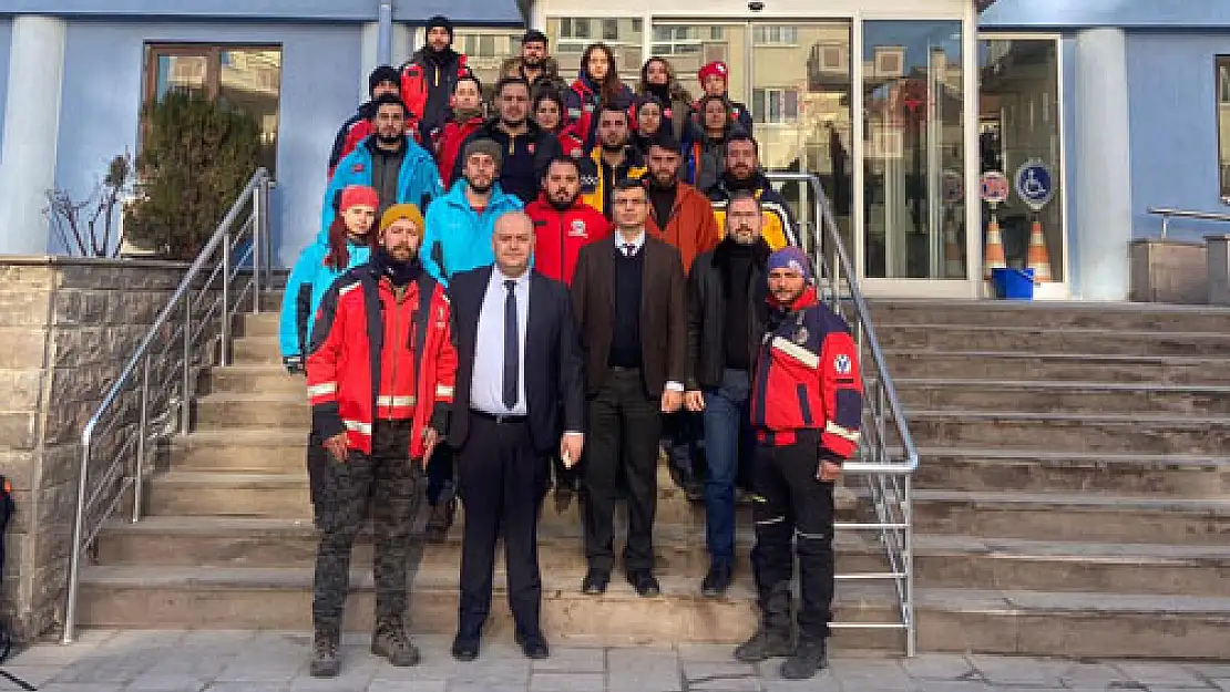 Deprem bölgesine ilk giden sağlık ekibi döndü