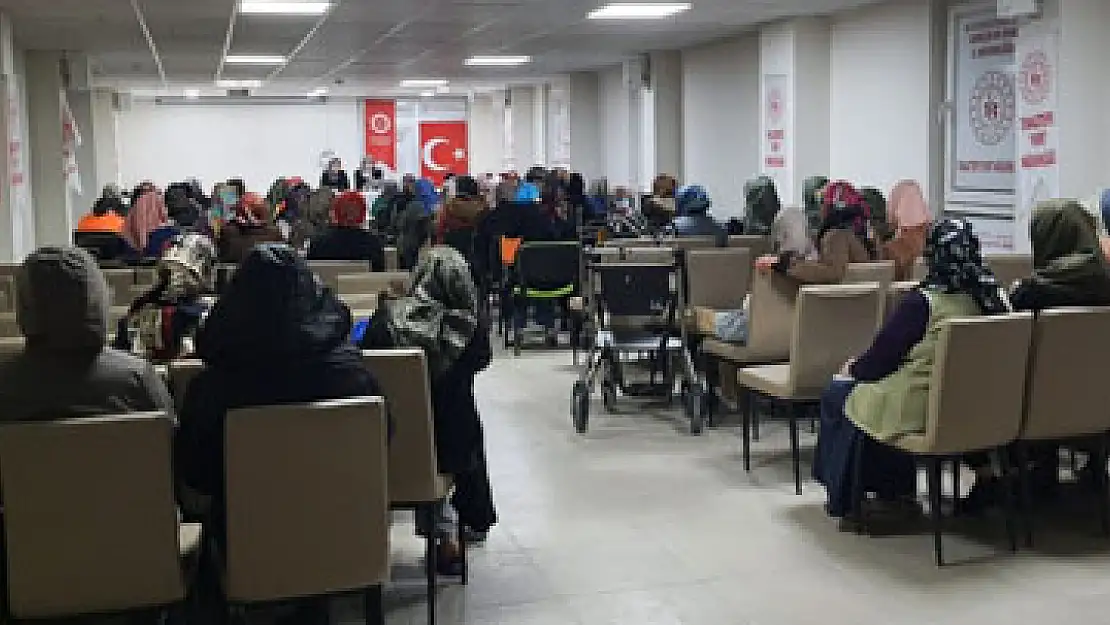 Depremde hayatını kaybedenler için hatim duası yapıldı