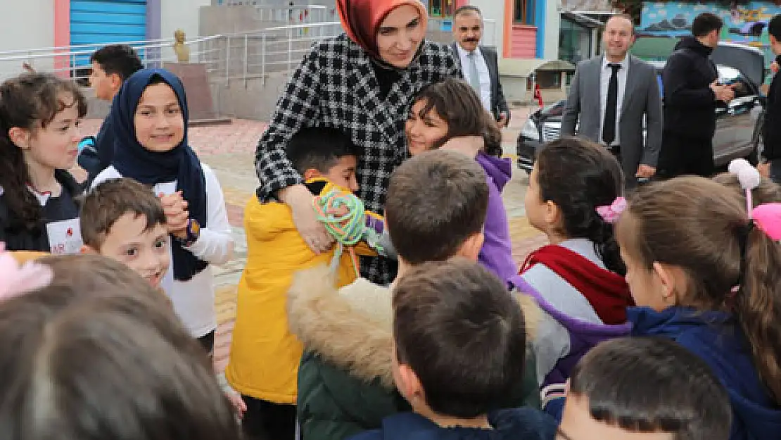 'Devlet ve millet olarak  öğretmenlerimizin arkasında durma sırası bizdedir'