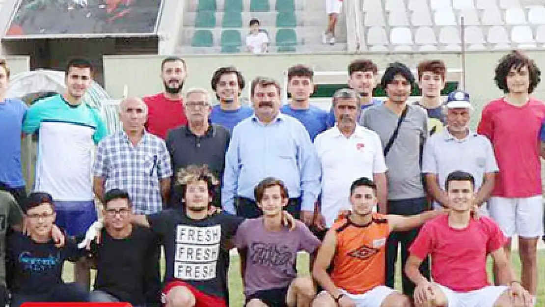 Dinar Belediyespor'dan gençlere çağrı