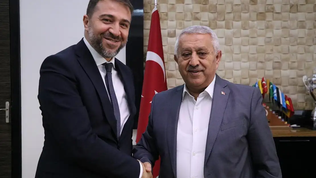 Dr. Ersan Özgür, Başkan Zeybek'le bir araya geldi