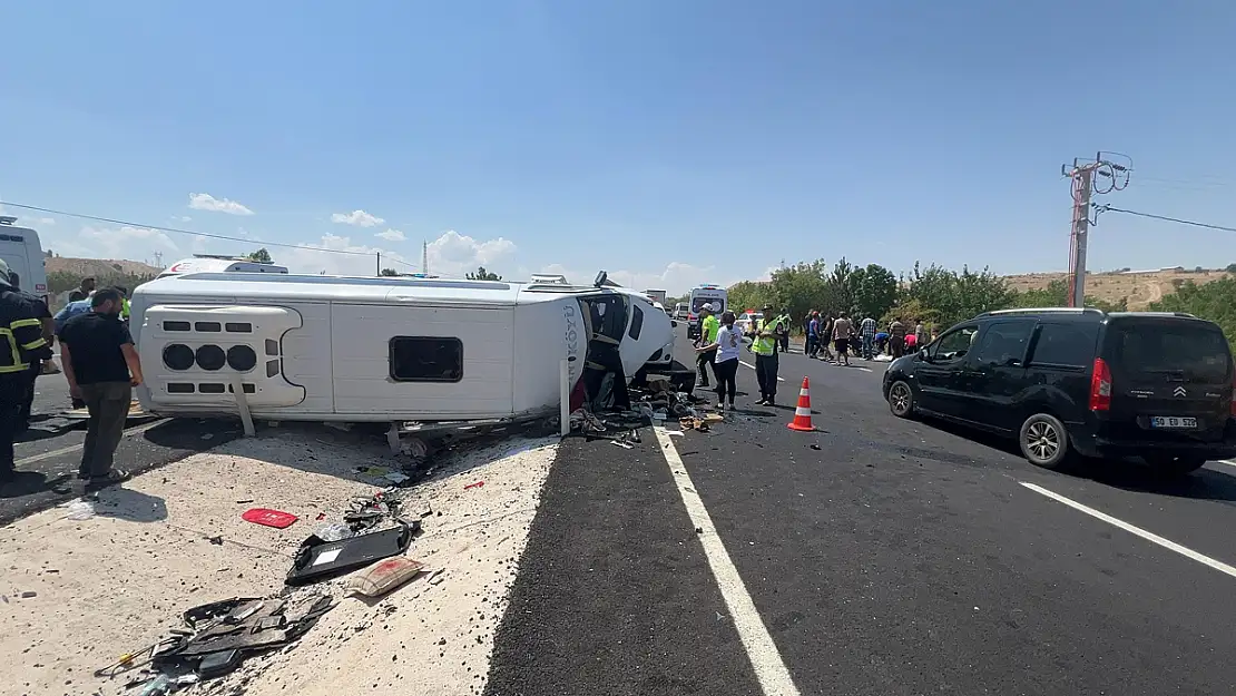 Afyon’dan Kayseri’ye Düğüne Giderken Kaza Yaptılar