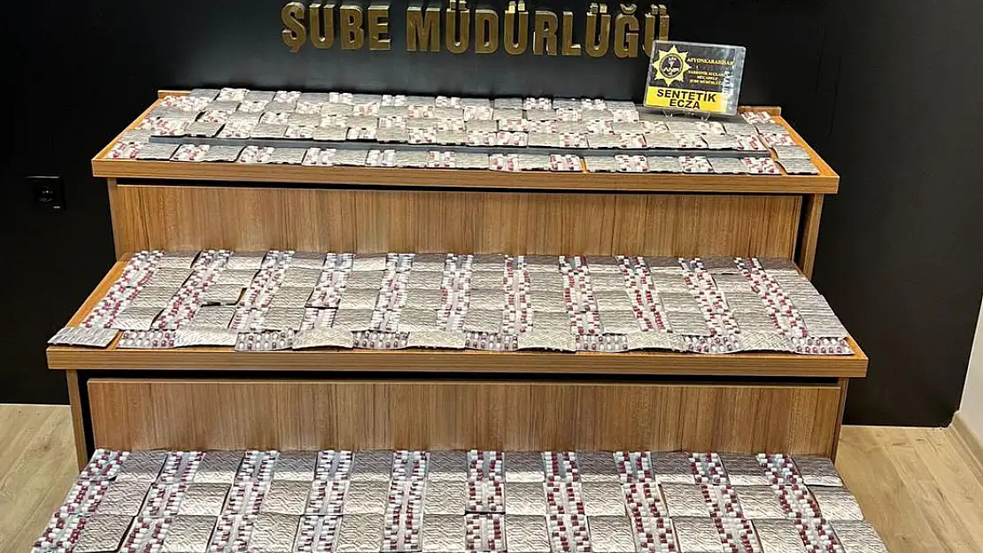 Durdurulan otomobilde 5 bin 399 adet uyuşturucu hap ele geçirildi