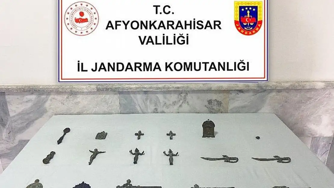 Duyarlı Vatandaş 17 Tarihi Objeyi Jandarmaya Teslim Etti