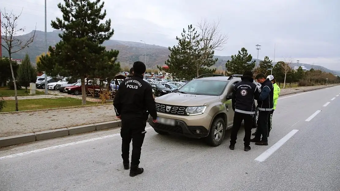 Düzensiz Göçmen Denetiminde 4 Şahıs Yakalandı