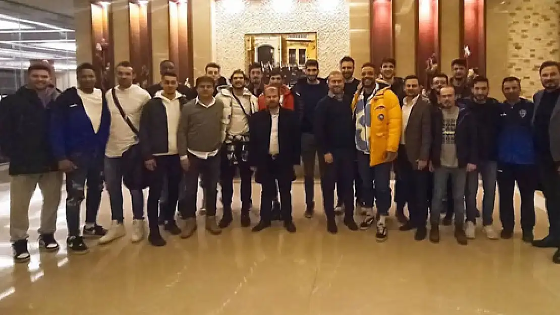 Efelere Fener maçı öncesinde moral yemeği