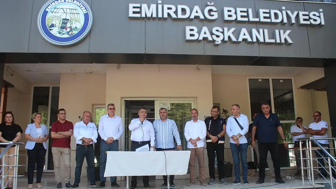 Emirdağ Belediyesi'nde işçiler zam sevinci yaşıyor