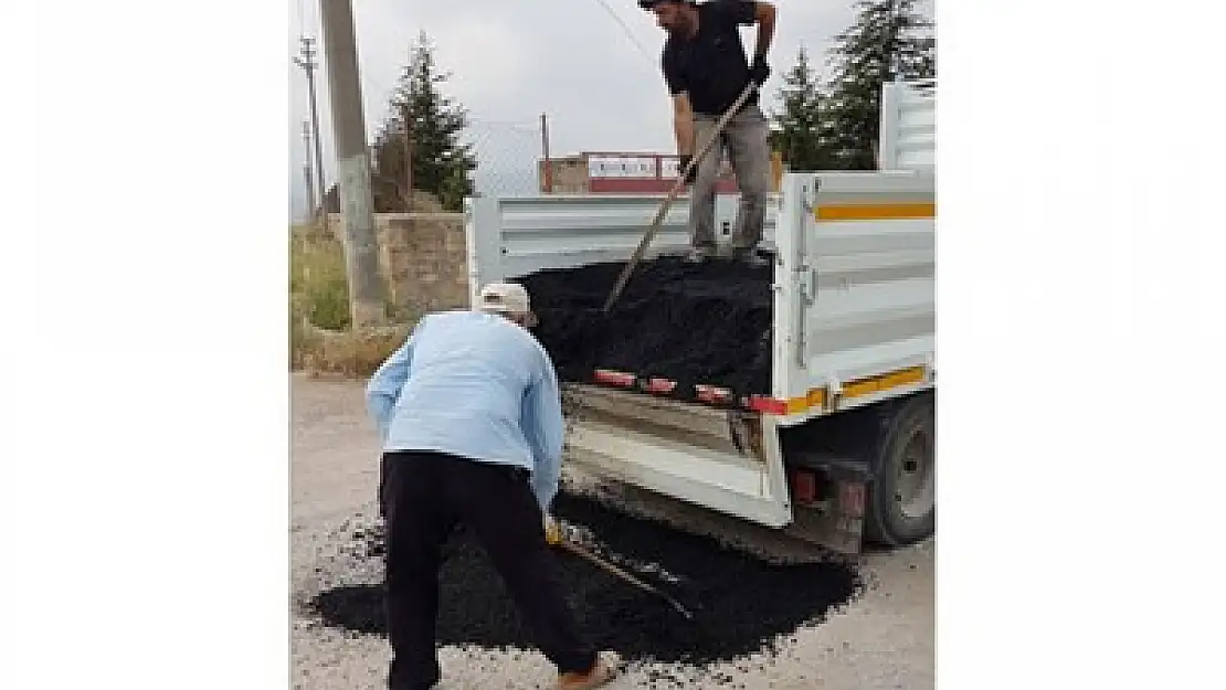 Emirdağ yollarında bakım çalışmaları devam ediyor