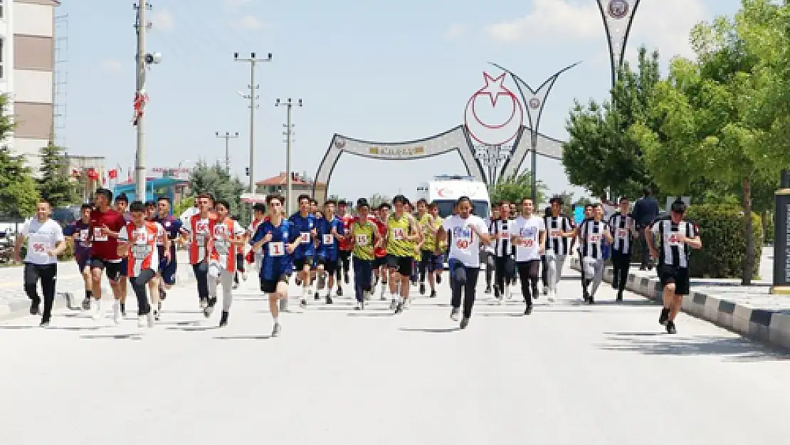 Emirdağ’da sporcular  Atatürk için koştu