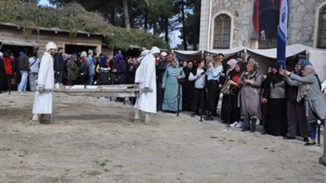 Emirdağ'lı kadınlar Çanakkale Destanı'nın yazıldığı toprakları gördü